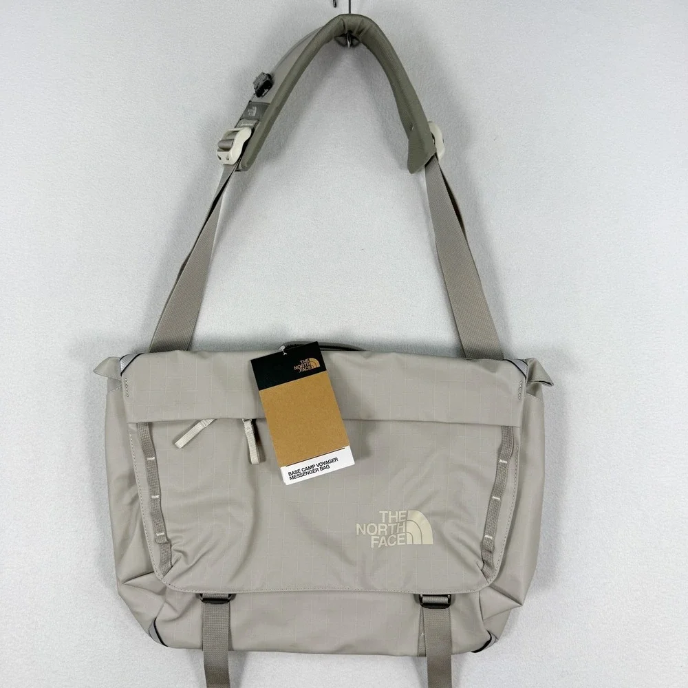 The North Face Base Camp Voyager Messenger Bag Soapstone NEW